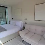 La Villa *